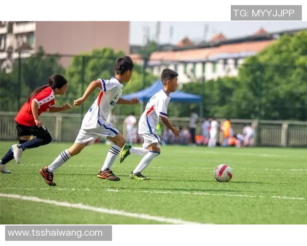 推动校园足球发展助力学生全面成长的实践探索与思考